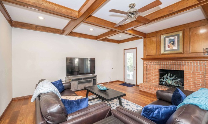 Loveland Casa | Luxurious Dream Home - For 10!