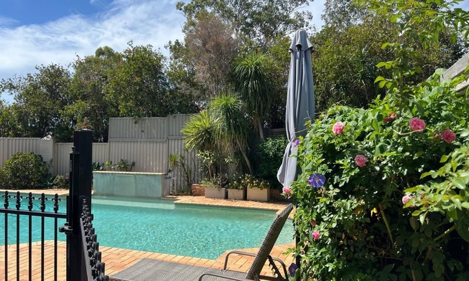 Kellyville Villa | Luxurious Dwelling House