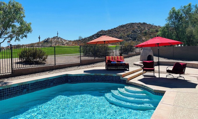 San Tan Valley Casa | Hermoso Desert Home Backing en el hoyo 10 en Johnson Ranch Golf Club
