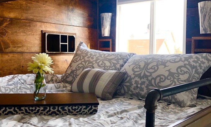 Victorville Casa | Luxurious Tiny House w/Hot Tub and Sauna. Pets OK! W/D in unit