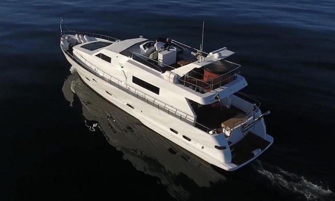 Kungsholmen Alquiler De Eote | Luxurious Yacht