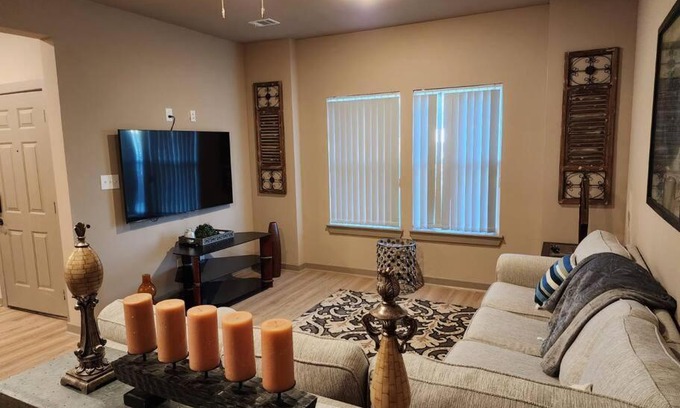 Ponderosa Forest Apartamento | Luxury 3BR Apt-Pet-Parking-Wi-Fi