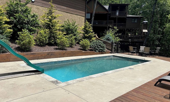 My Mountain Cabina | Luxury 4br/4.5ba, In Ground Pool, Hot Tub, wifi, Game Room