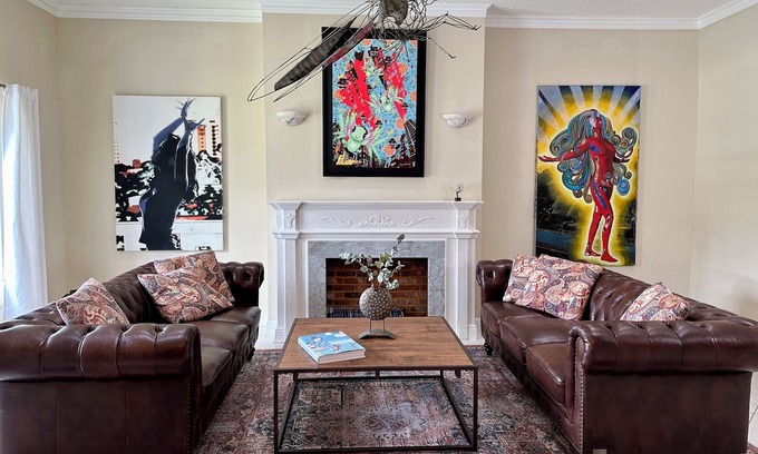 Highland Garden Villa | De lujo de 5 dormitorios Art Villa, Piscina climatizada, bañera de hidromasaje, Billar, Grill,