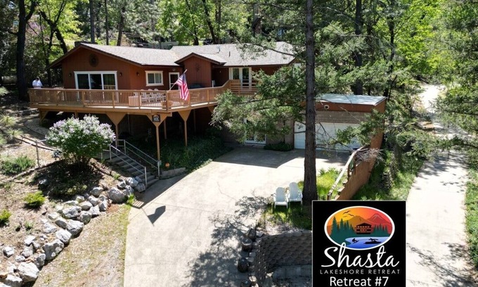 Lakehead Casa | Luxury at the Lake - Large Lakeview - Game Room - Shasta Lakeshore Retreat #7