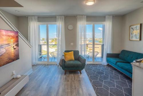 Madeira Beach Villa | Luxury Beach Home N-POOL