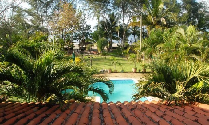 Tela Casa | Luxury Beachfront House with pool/ beachfront