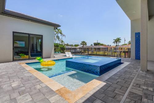 Yacht Club Casa | LUXURY - Close to Beach! - Pool Table, Heated Pool & Spa - Serenity Oasis - Roelens