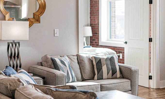 Downtown Knoxville Apartamento | Luxury Corner Condo ~ Walk to Old City