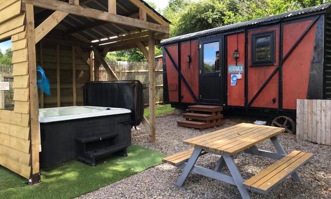Longtown Apartamento | Luxury cosy carriage with electric private hot tub