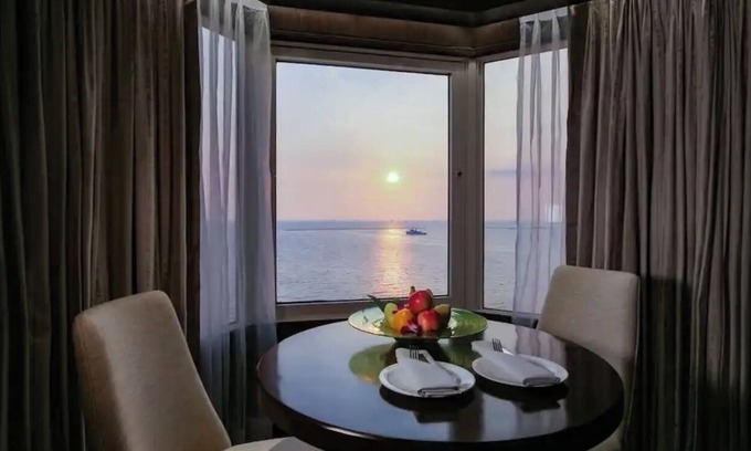 Manila Casa | Luxury Experience at Diamond Hotel