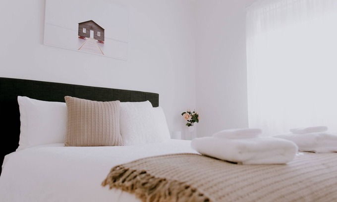 Central Mudgee Casa | Luxury Guesthouse , 2 Bedroom 2 Bathroom , Perfect Location