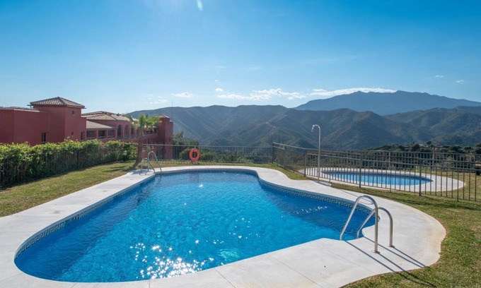 Istan Apartamento | Lujosa casa de vacaciones con vistas al mar y lago