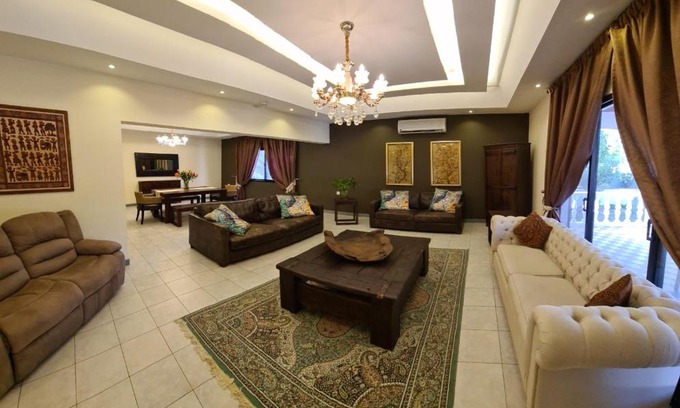 Jannusan Villa | Luxury holiday villas in Bahrain for Families