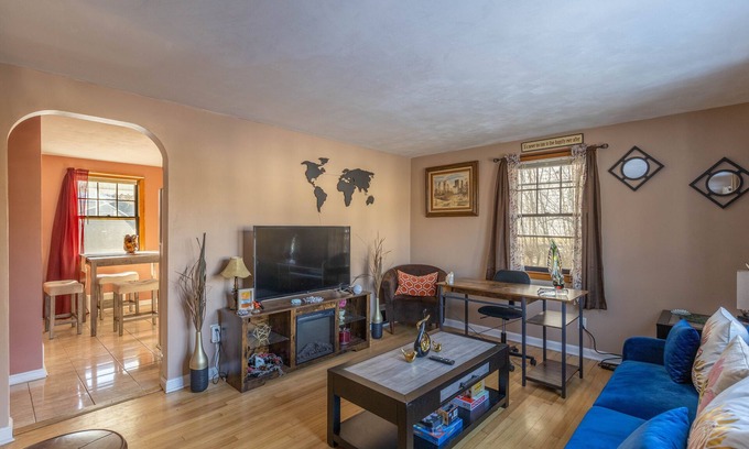 New Britain Casa | Luxury Home Central to Farmington, Plainville & Downtown New Britain