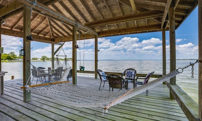 West Livingston Casa | Luxury Lake Living - Open Boat slip, Great for Families