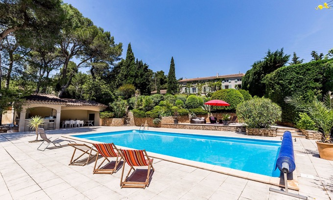 Fabrezan Villa | Luxury Mediterranean living...sun, sea and wine - 14 people, pool and hot tub!