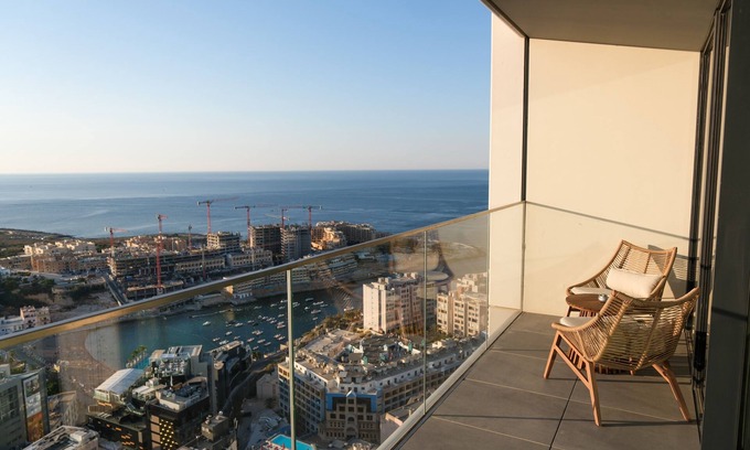 Bouvet Island Apartamento | Luxury Mercury Towers 27F Skyline Rooftop & Indoor Pool Parking