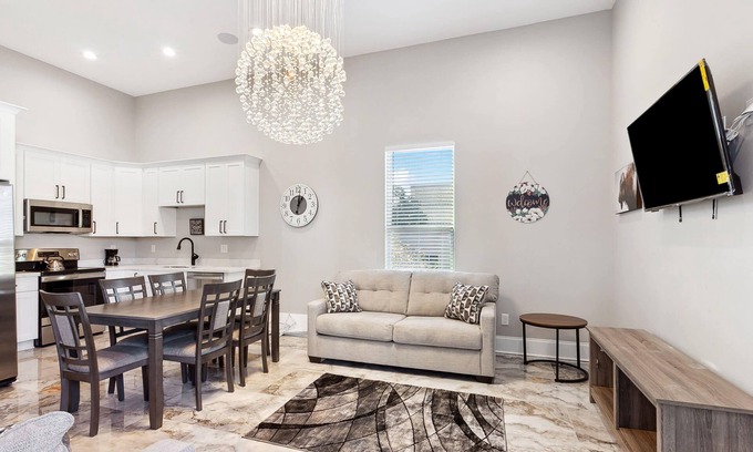 Tulane - Gravier Casa | Luxury Mini Mansion: Near French Quarter