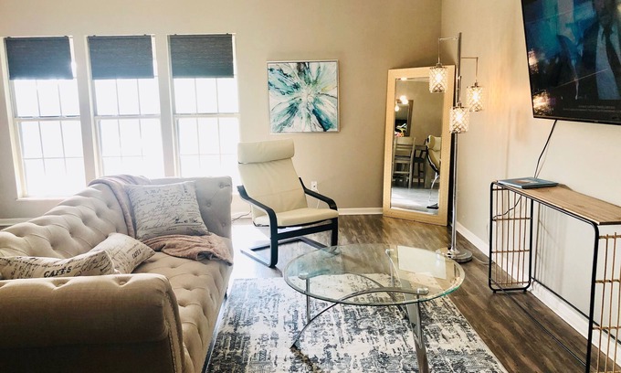 Dublin Condominio | Luxury Modern 1 Bed/1 Bath Condo