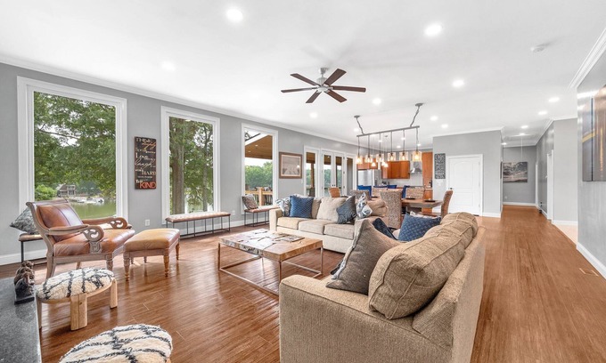 Southmont Casa | Luxury on High Rock Lake: Great for Groups!