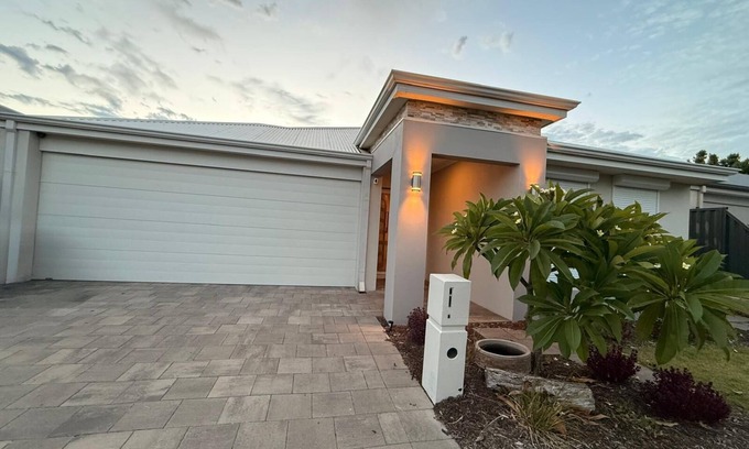 Bullsbrook Casa | Luxury Retreat in The Vines – Golf, Wineries & Relaxation at Your Doorstep