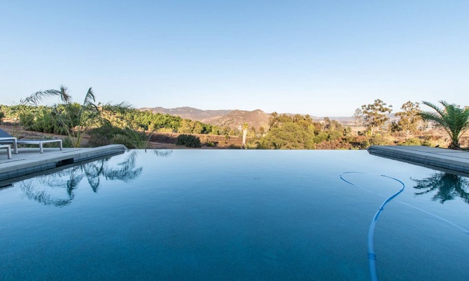 Escondido Casa | Luxury Retreat w/Views: Putting Green/Game Room/Infinity Pool & More!