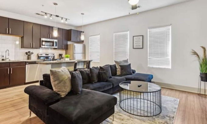 Loring Heights Apartamento | Luxury Suite Mins. From Brave Stadium & Downtown