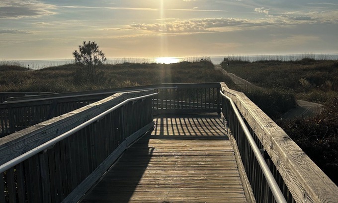 Folly Field Villa | Luxury Villa in Ocean Palms includes Westin Hotel amenities, golf and pickleball