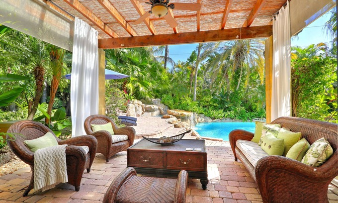 Palmetto Bay Villa | ¡Miami Boat Show esta semana! ¡Las mejores vacaciones en la increíble villa tropical de lujo!