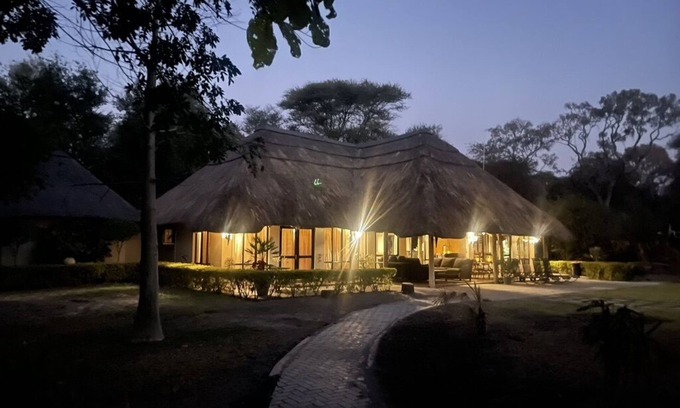 Maun Villa | Luxury Villa on Private Game Reserve in Maun, Botswana