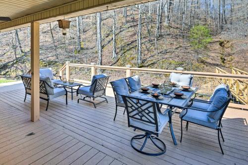 Hickman Casa | Lyles Peaceful Creekside Home Hot Tub and Fire Pit