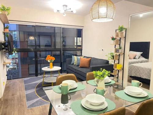 Santiago de Surco Apartamento | M24 DPTO DE DOS DORM - DOS BAÑOS FRENTE A LA EMBAJADA DE USa