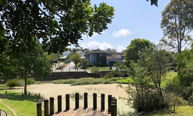 Adamstown Casa | Madison Gardens - centrally located and private