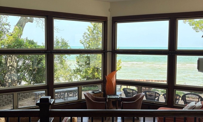 Pigeon Cabaña | Magnífica casa de playa en el punto de la arena, Caseville, Michigan
