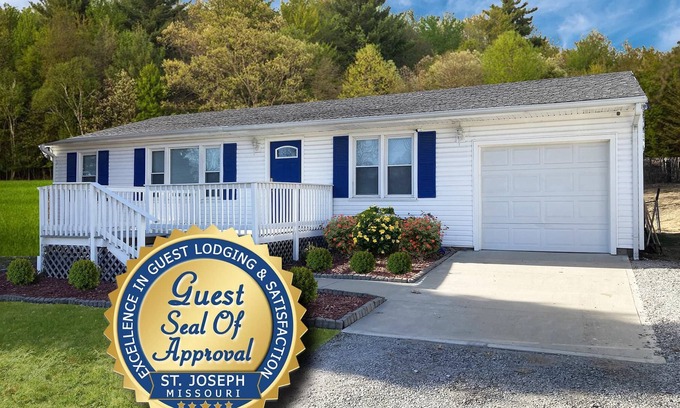 St. Joseph Casa | Magnificent Location! Clean 3-Bedroom Home!