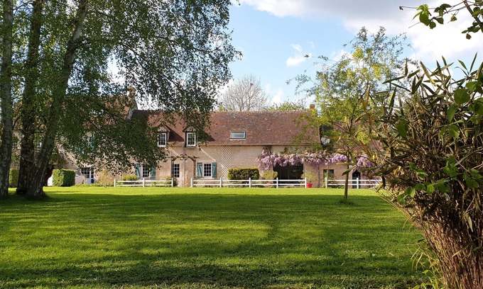 Ri Casa | Magnífica casa a los pies de la Suiza normanda