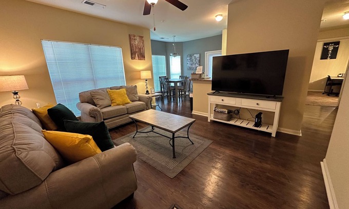Tupelo Apartamento | Magnolia Oasis: 2BD/2BA w/ Gym, Pool, BBQ Grill