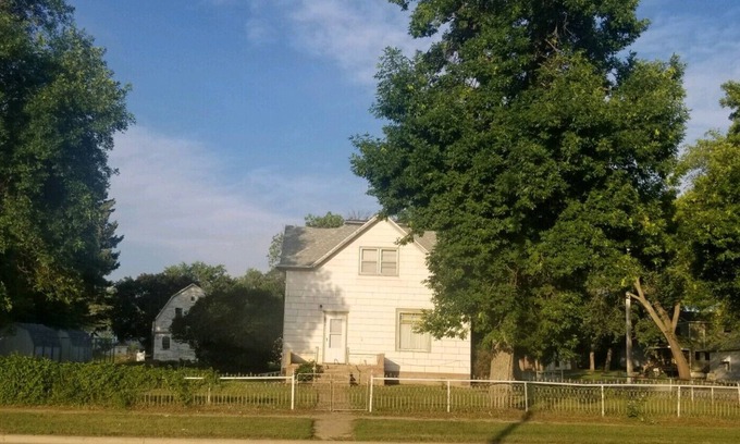 Webster Casa | Main Street Home-Locally Owned-No Cleaning Fees-Pets Allowed