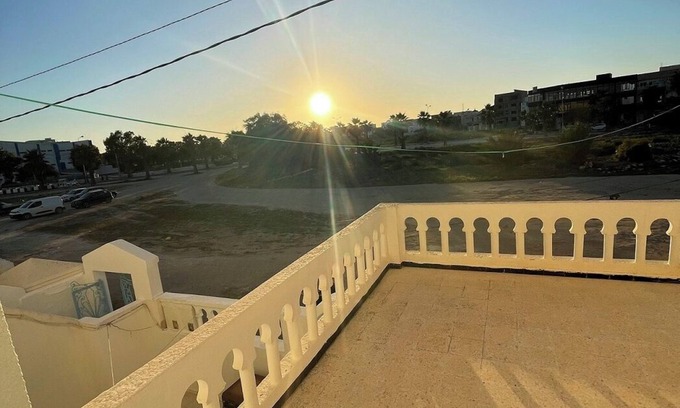 Al Marsa Casa | Maison élégante S+2 près de la plage : un havre de paix.