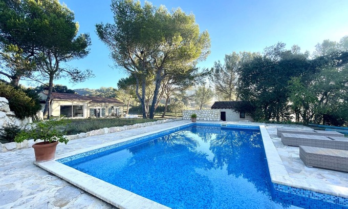 Pujaut Villa | Maison de Campagne Proche Centre Village