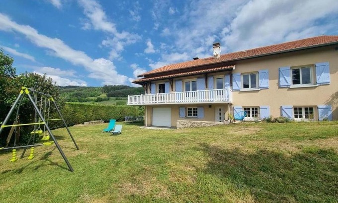 Saint-Georges-en-Couzan Casa | Maison spacieuse avec jardin et vue panoramique - Animaux acceptés - FR-1-496-291