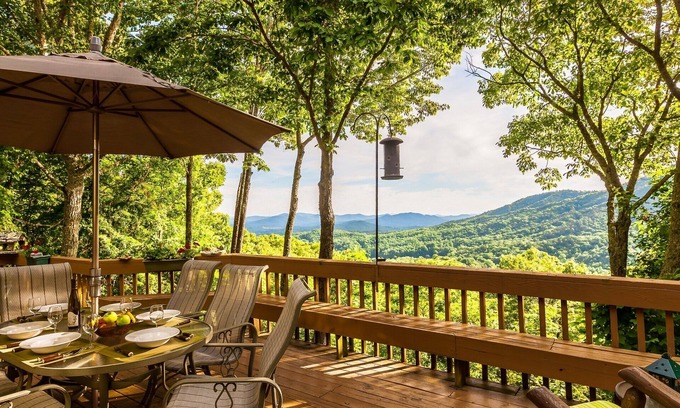 Upper Peachtree Cabina | EAGLES NEST HiDEAWAY - CABINA DE LUJO, VISTAS ESPECTACULARES, TINA CALIENTE, PRIVACIDAD TOTAL