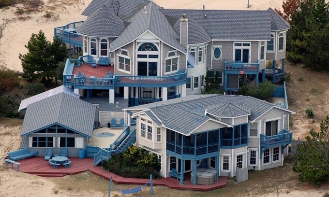 Corolla Casa | OCEANFRONT 3 Acre Estate / 3 edificios. Ascensor, sala de teatro, cocina gourmet