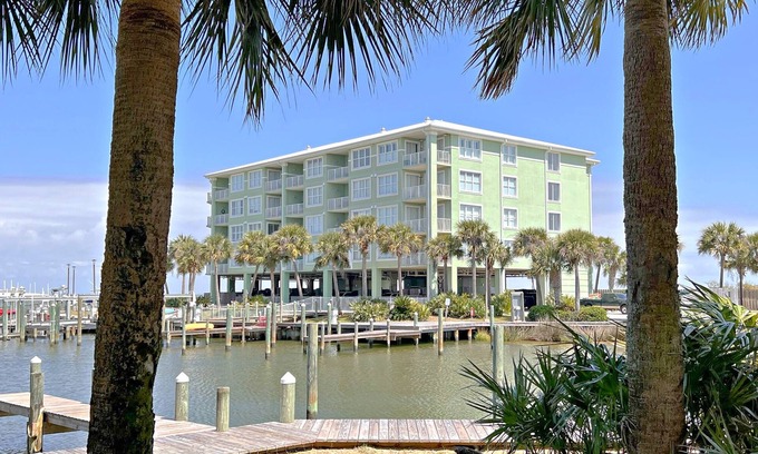 Fort Morgan Pines Condominio | 🌊 Make waves with a Beach Getaway! Quality and Affordable!