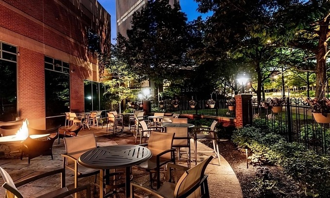 Downtown Columbus Hotel | Making The Best Memories Along The Way! Close to Kelton House Museum and Garden!