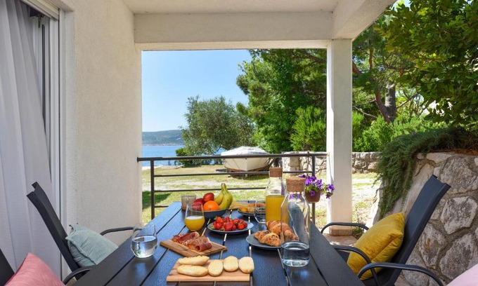 Starigrad Apartamento | Malako Family Apartments