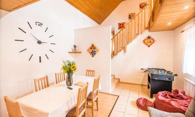 Dolni Dunajovice Casa | Malovaný dvůr