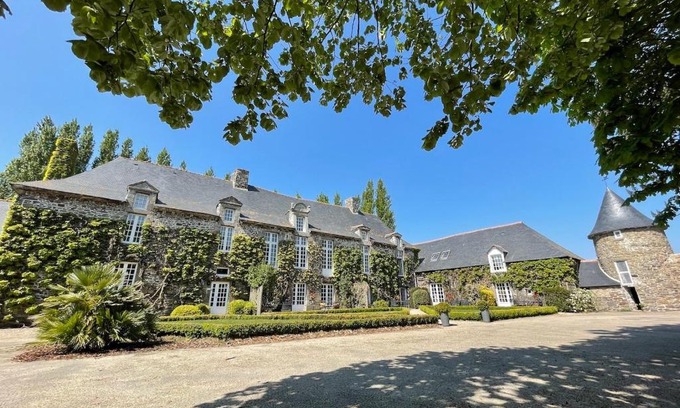 Mont-Dol Casa | Manoir de la Bégaudière