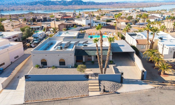Bouvet Island Casa | Mansion- Pool, Spa, Game Room, Casita, Fire Table, Lake View